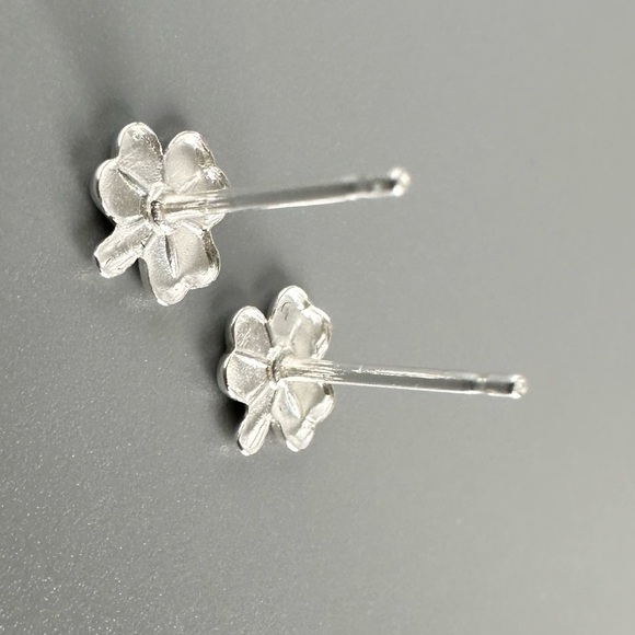 Sterling Silver Four Leaf Clover Stud Earrings - Picture 4 of 12